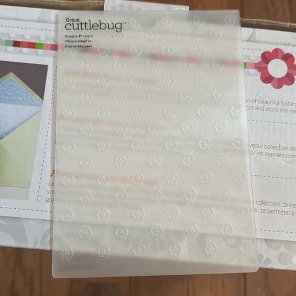 Cricut Cuttlebug never used but comes with original box - Picture 4 of 6